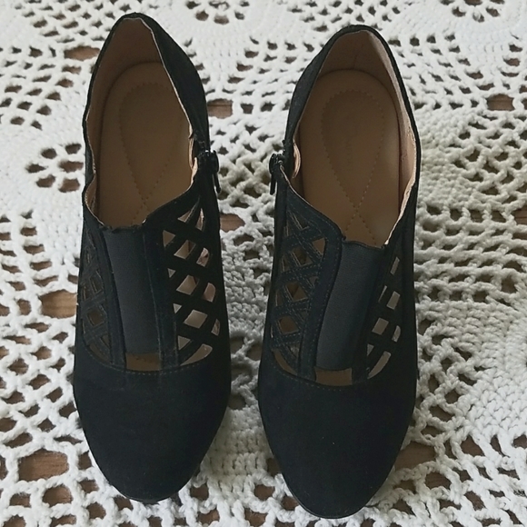 🎉Host Pick🎉 Suede Dress Shoes With Cut Outs - Picture 2 of 7